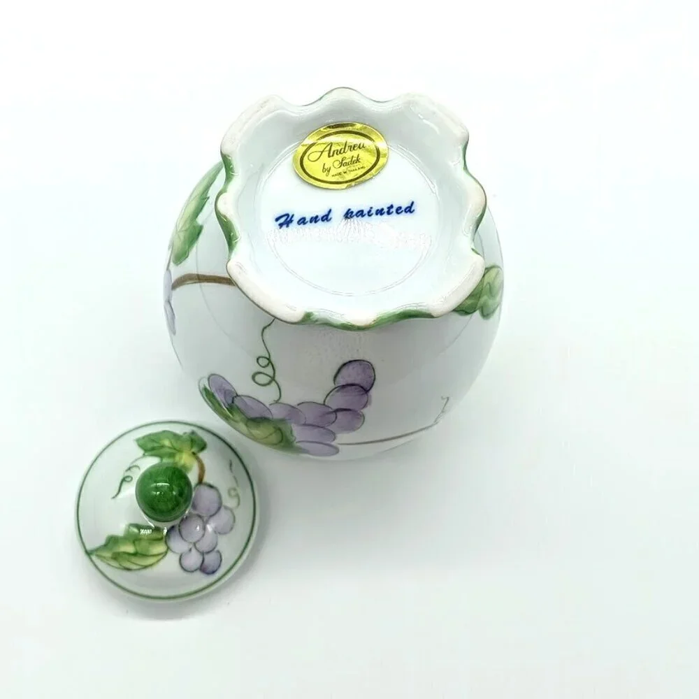 Andrea By Sadek lovely porcelain